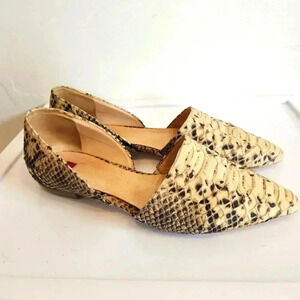 Pointed D'Orsay Flats in Cream Snake Print